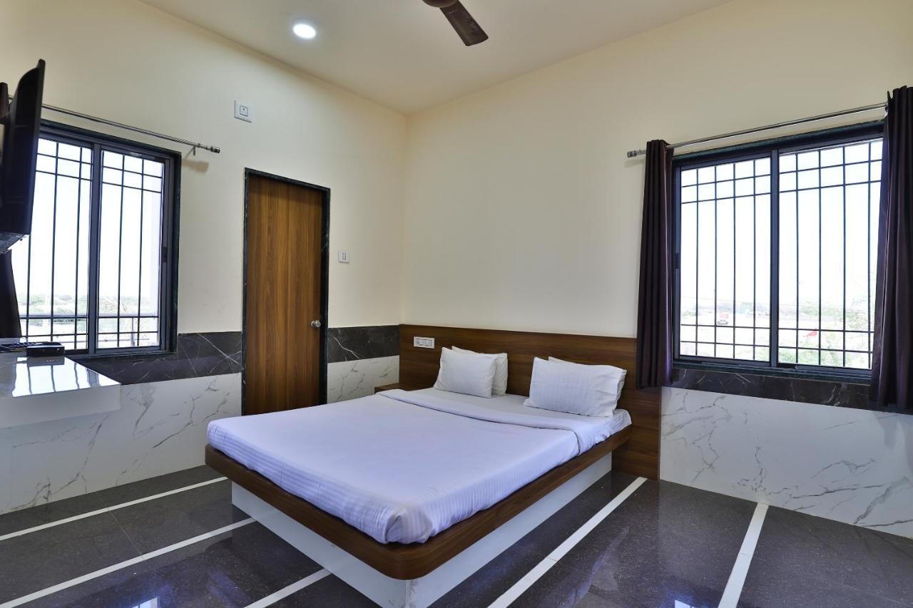 Spot On 37366 Hotel Mahalaxmi Dwarka  Exterior photo