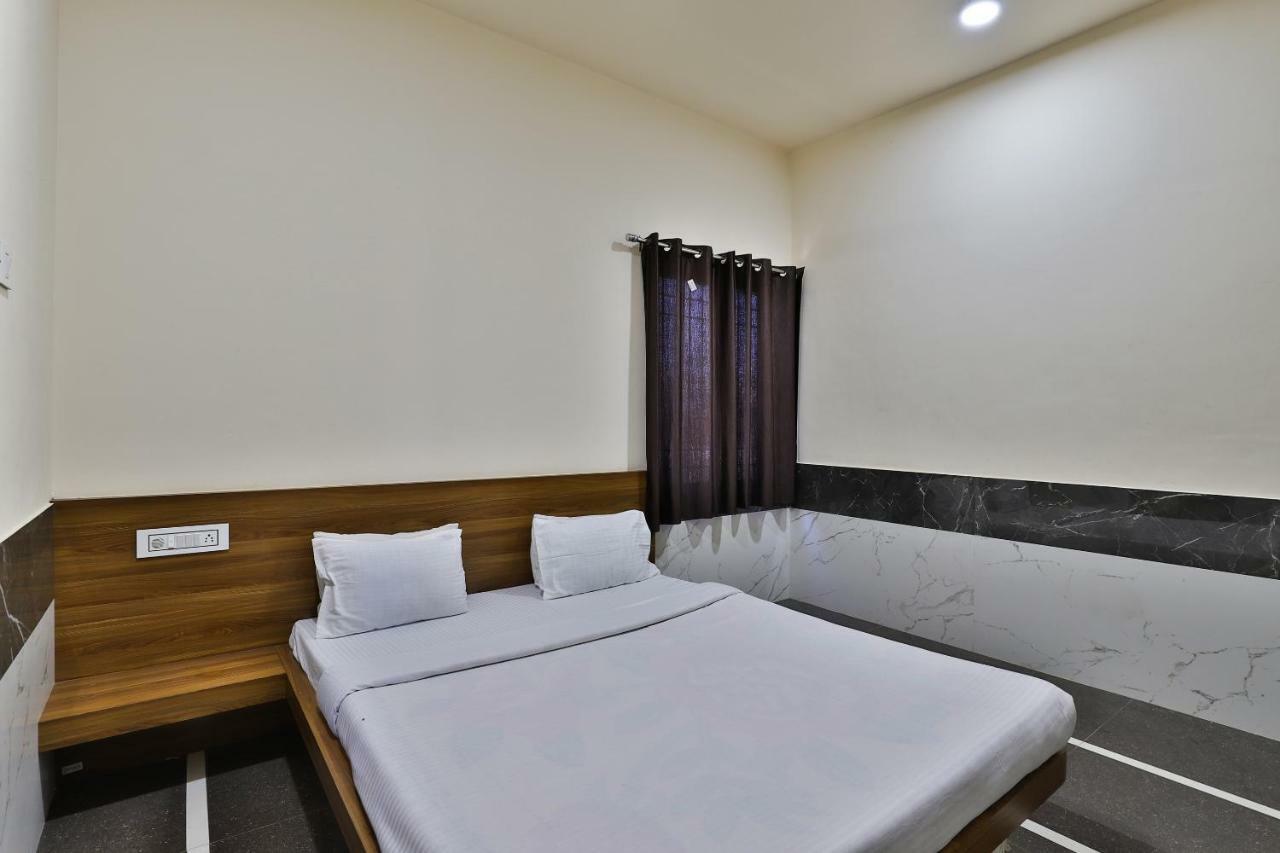Spot On 37366 Hotel Mahalaxmi Dwarka  Exterior photo