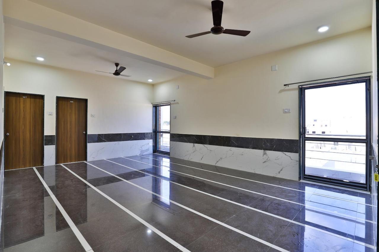 Spot On 37366 Hotel Mahalaxmi Dwarka  Exterior photo