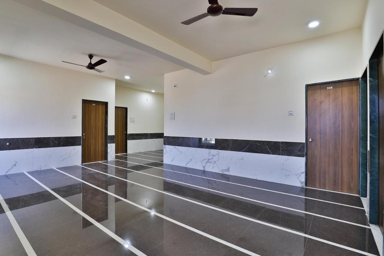 Spot On 37366 Hotel Mahalaxmi Dwarka  Exterior photo